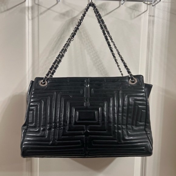 Chanel Quilted Chain Shoulder Bag - Picture 4 of 12